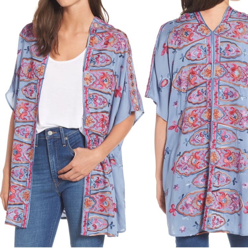Socialite embroidered kimono